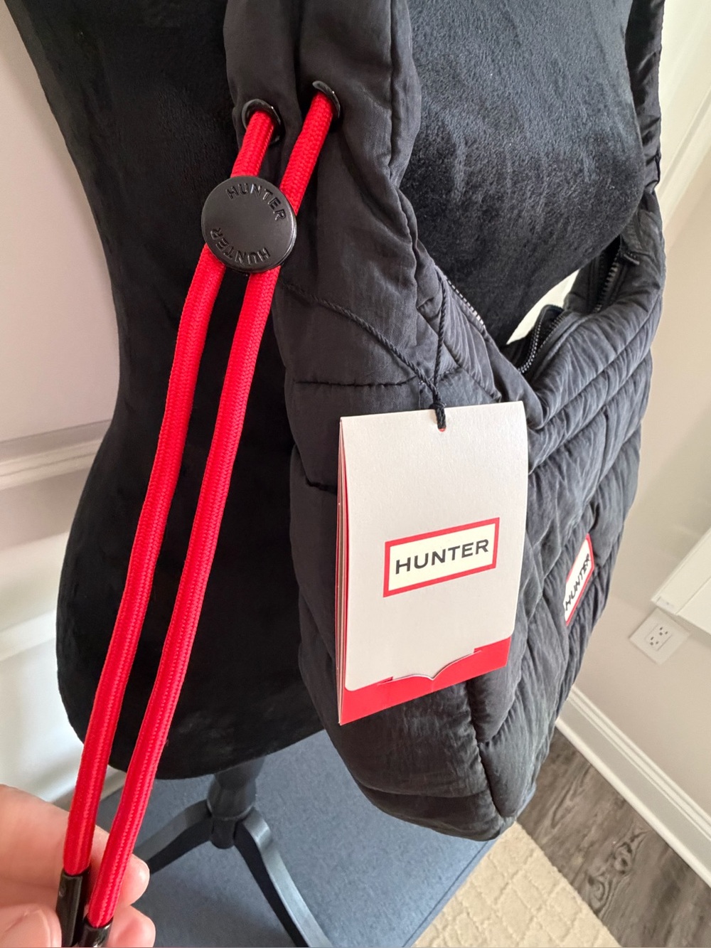 NEW Hunter Weather Proof Quilted Shoulder Bag (Black) - Picture 3 of 12